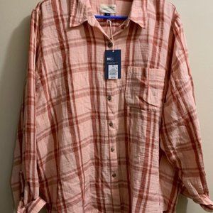 NWT Woman's Long Sleeve shirt XL